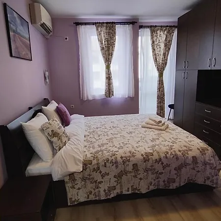 公寓 Golden Urban, до центъра и университета, бърз Wifi *