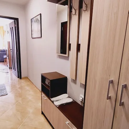 公寓 Golden Urban, до центъра и университета, бърз Wifi