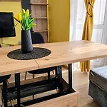 Golden Urban, до центъра и университета, бърз Wifi * Burgas City