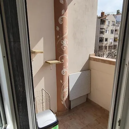 דירה Golden Urban, до центъра и университета, бърз Wifi *